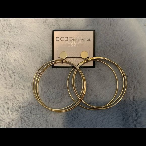 🌺BCBG Gold toned Hoop Earrings - Picture 1 of 2